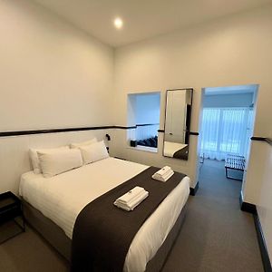 Queen Room 18 Only